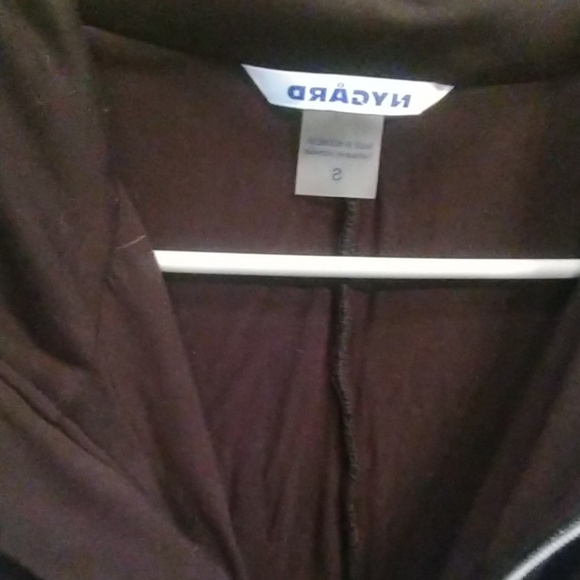 Athletic top. - Picture 3 of 4